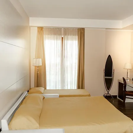 S Hotel-3
